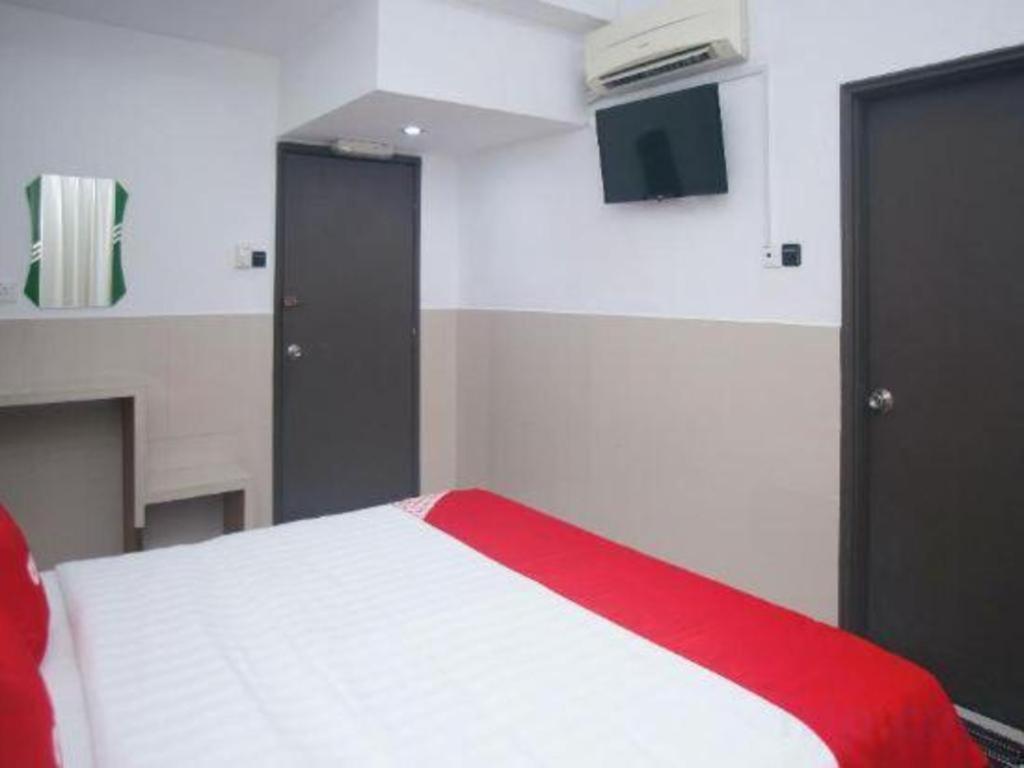 Oyo 89851 Leila Hotel SDK Exterior foto